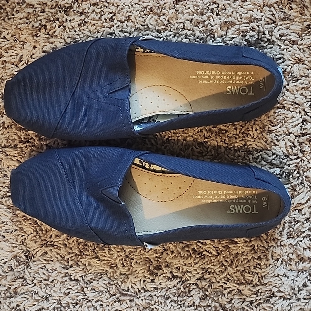 Tom's shoes
